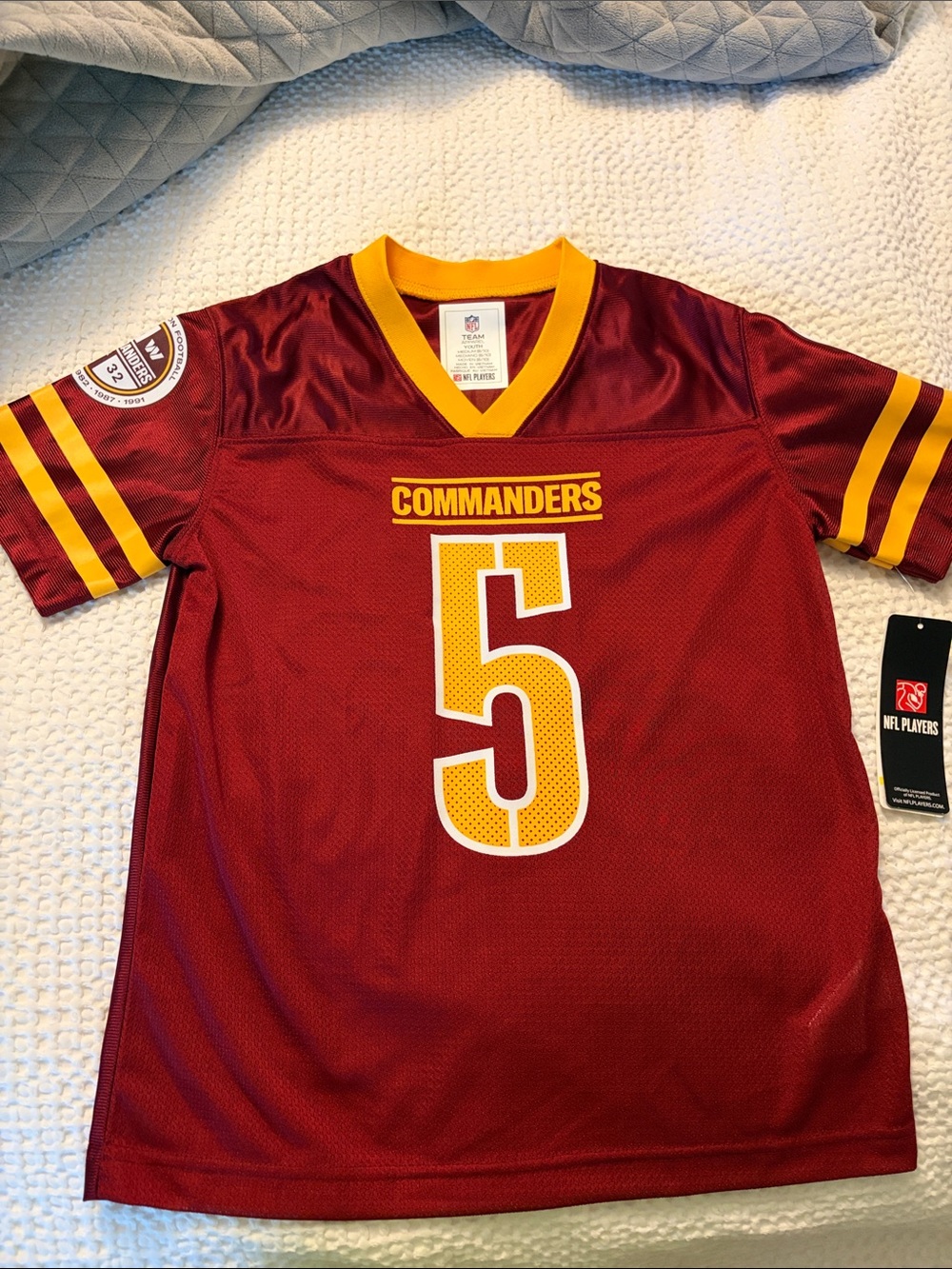 NFL Commanders, Jayden Daniels jersey size Medium8/10